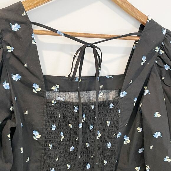 💗 3/$10 💗 H&M Floral Crop Top Black Blue Size 8 EUC - Picture 2 of 14